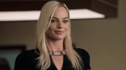 Nyt suoratoistona: 4 tähden Margot Robbie -leffa – pikkuhousukohtaus vaati poikkeusjärjestelyt