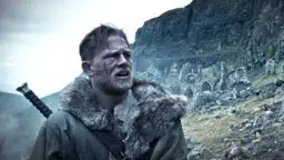 Illalla tv:ssä: Fantasiaa sellaista kaipaaville – Charlie Hunnam nappasi roolinsa uhkauksen avulla