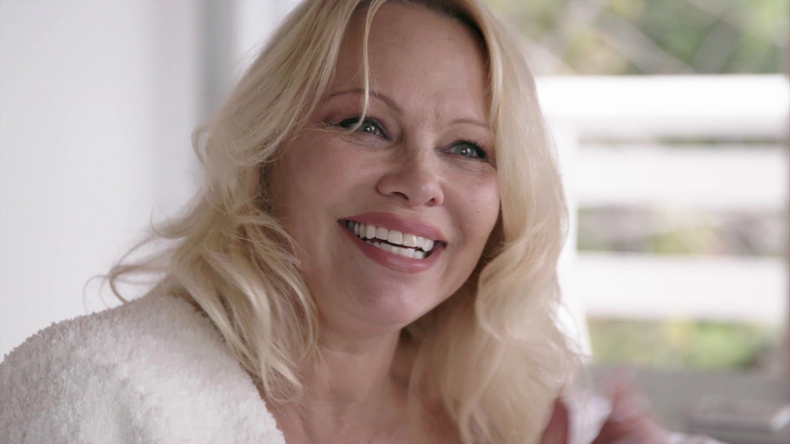 t-lt-pamela-anderson-n-ytt-showtanssijan-roolissa-uutta-roolia-on
