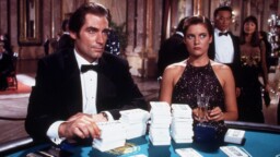 Nyt Netflixissä: Loistava 007-leffa jossa vältettiin seksiä – päätähti paljasti karmivan syyn vuonna 2007