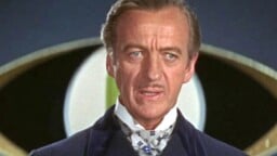 Tänään tv:ssä: ”Outo kummajainen” – Tiesitkö tästä vuoden 1967 Bond -leffasta, joka on puhdasta komediaa