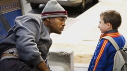 Will Smithin ja Charlize Theronin supersankarileffassa oli outo seksijuoni – vuoden 2008 leffa on nyt Netflixissä