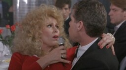 Illalla tv:ssä: Poliisiopisto-elokuvan taustalla kuohui – Hightower-hahmo jäi pois riidan takia