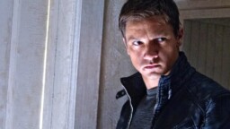 Tänään tv:ssä: Viihdyttävä agenttijännäri vuodelta 2012 – Jeremy Renner hyppäsi Matt Damonin saappaisiin