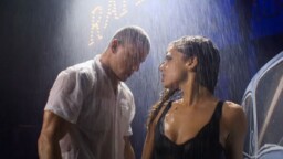 Illalla tv:ssä: Vuoden 2023 stripparileffa – Salma Hayek korvasi toisen näyttelijättären