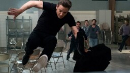 Illalla tv:ssä: Nokkela toimintakomedia iskee odottamattomalla idealla – 4 tähden leffassa mukana tämän hetken meemikuningas