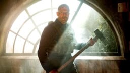 Jason Statham ja Sylvester Stallone löivät hynttyyt yhteen – Kuinka superkaksikon uusi toimintaelokuva on pärjännyt?