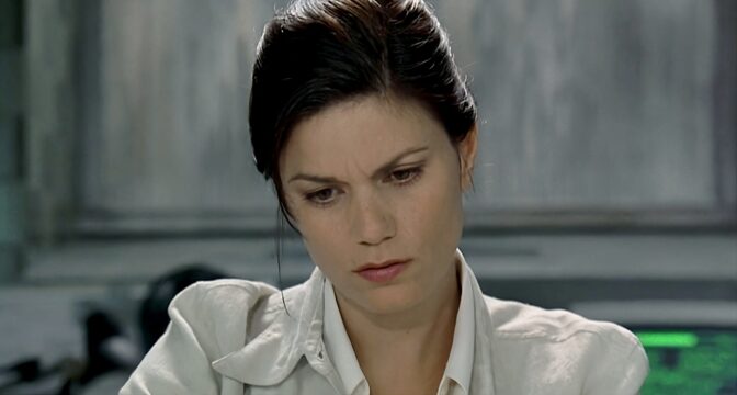 Nyt suoratoistona: Näyttelijättären lupaava ura tuhoutui käytöksen vuoksi – itse leffa oli kovatasoista scifi-viihdettä