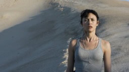 Nyt suoratoistona: Tyylikäs tieteisleffa supertähdellä – ”yhdistää suuren mittakaavan toimintaa ja pohdiskelevaa scifiä”