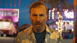 Entinen ammattitappaja ei saa edes lomailla rauhassa – aikamoiseksi mätöksi äityvä toimintaelokuva saapui suoratoistoon