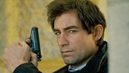 Tänään tv:ssä: Voihan naamapalmu! Nyt nähdään ehkä Bond-elokuvasarjan pöljin toimintakohtaus