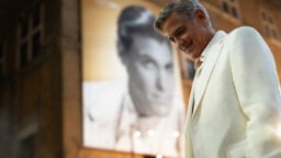 George Clooney ja Adam Sandler matkaavat Eurooppaan – katso Jay Kellyn traileri
