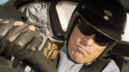 Tänään tv:ssä: Nyt mennään kaasu pohjassa! Vuoden 2019 autourheiluelokuva on ehkä kaikkien aikojen paras lajissaan