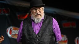 George R. R. Martinin tekoälyoikeudenkäynti etenee – Tulen ja jään laulu -kirjoja ei mikään Skynet rustaa