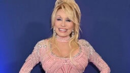 Dolly Parton saatettiin haudan lepoon Nashvillessä – viereisesssä mausoleumissa lepää lähes 60 vuoden ajan aviomiehenä ollut Cal Dean
