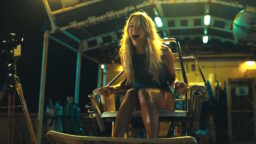 Nyt suoratoistossa: Kauhua, verta ja haiden kanssa leikkivä sarjamurhaaja – vuoden hulluin B-leffacocktail?