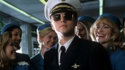 Tänään tv:ssä: Leonardo DiCaprio ja Tom Hanks hyvässä vedossa – Steven Spielbergin viihdyttävä elokuva vuodelta 2002