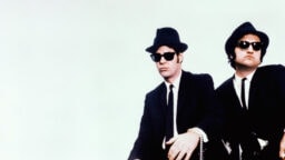 Yön tv-viihteestä löytyy ikoninen klassikko – tähden raju paljastus kulisseista: ”Kokaiinia kului kuin kahvia”