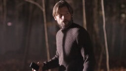 Nyt Netflixissä: Poikkeuksellisen karmiva olento syntyi taulusta – maskeeraus kesti päivittäin 6 tuntia