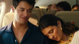 Sytyttääkö lomamatka ystävysten välille palavan romanssiliekin? Uusi sydämellinen romkom-elokuva saapui Netflixiin