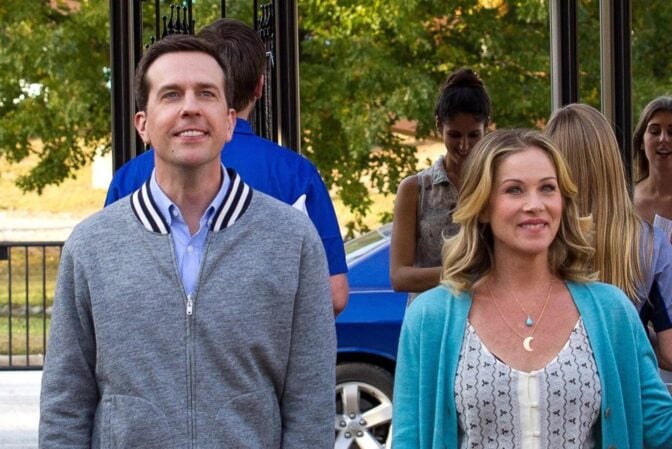 Tänään tv:ssä: Klassikkokomedia meni uusiksi vuonna 2015 – Pääosissa Kauhean kankkusen ja Pulmusten tähdet