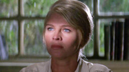 Tässä on Dolly Partonin suosikkielokuva – Kuvattiin Suomessa ja oli kiellettyjen listalla 23 vuotta