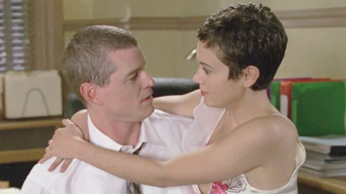 Ashton Kutcher ja Alyssa Milano muistelivat menehtynyttä Greyn anatomia -tähteä