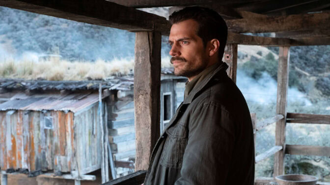 Verinen Henry Cavill tykittelee prätkällä Highlanderin kuvauksissa – katso video