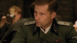 Nyt Disney Plussassa: Viiden tähden sotaleffa – sietämätöntä jännitystä!