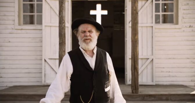 Traileri: John C. Reilly tähdittää synkeää länkkäriä – epidemia osuu pikkukaupunkiin