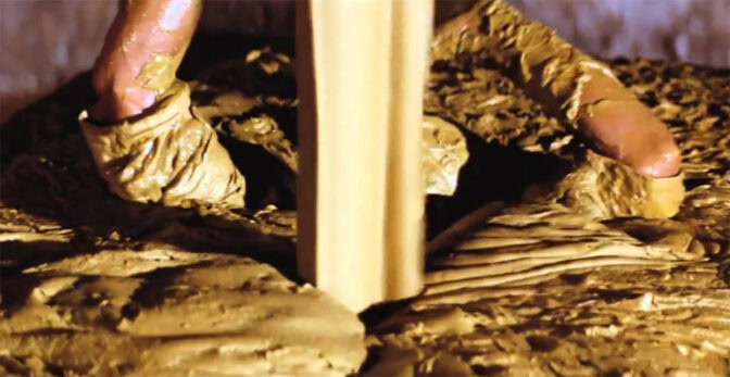 Tiedätkö mitä tämä ruskea mönjä oli klassisessa Bond-kohtauksessa? – ”Koko paikka haisi sietämättömän pahalle”