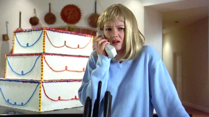 Nyt ilmaiskatselussa: Unohdettu Scream-parodia – kömpelö tappaja lukiolaisten perässä