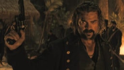 Nyt suoratoistona: Uunituore merirosvoseikkailu – Karl Urban verenhimoisena kapteeni Connorina