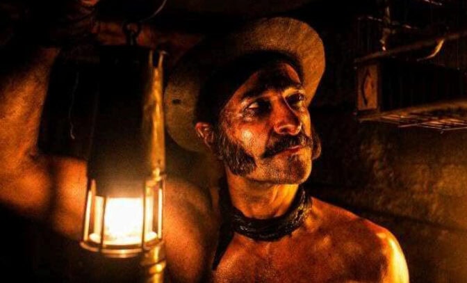 Klaustrofobista hirviökauhua – Katso The Deep Dark -elokuvan traileri täältä