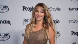 Hidastukset kunniaan! – Baywatch-rebootiin Yellowstone-stara ja Arrow-tähti