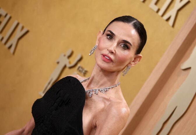 Demi Moore kanavoi Matrixia – fanit järkyttyivät kuvista