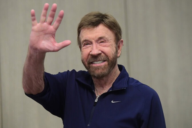 Mediatiedot: Chuck Norris on joutunut sairaalaan