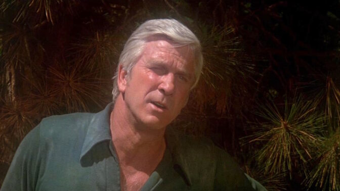 Kulttihetki: Ilmaiskatselussa karua eläinkauhua – Leslie Nielsenin uskomaton rooli