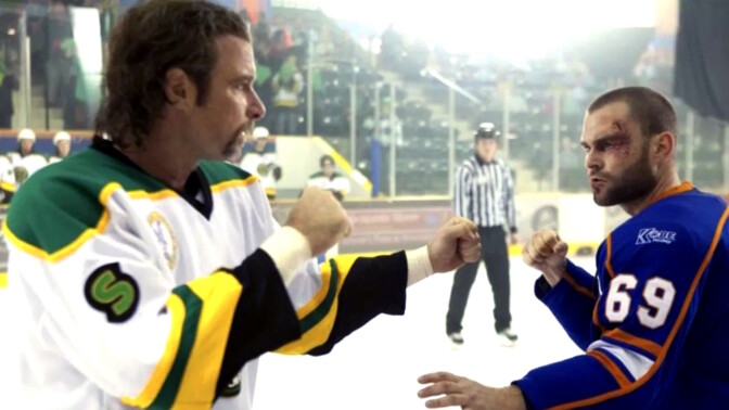 Nyt ilmaiskatselussa: Nyrkkeilyä jääkiekkokaukalossa – nyt revitään pelipaidat päältä