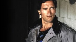 Tänään tv:ssä: Arnold Schwarzeneggerin ikonisin roolisuoritus – Eikä yhtään mainoskatkoa!