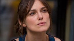 2000-luvun paras elokuva tehdään näytelmäksi – pääosassa Keira Knightley