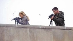 Nyt ilmaiskatselussa: Nuoret taistelevat ylivoimaista hyökkääjää vastaan – vihollinen vaihdettiin ennen ensi-iltaa