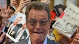 Breaking Bad -tähti Bryan Cranston tylytti kollegaansa kesken haastattelun – ”Hanki apua!”