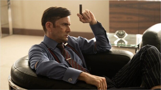 Nyt Disney Plussassa: David Tennant ei anna kilpailijoilleen armoa palkitun draamasarjan kakkoskaudella