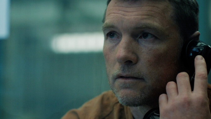 Nyt Netflixissä: Sam Worthington pakenee vankilasta pelastaakseen poikansa – uusi minisarja katsottavissa
