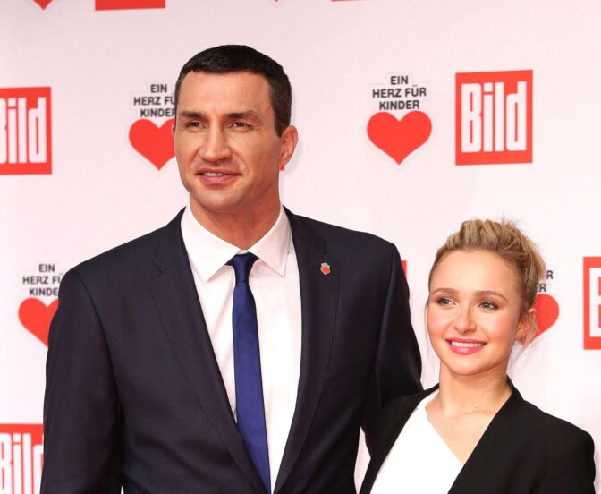 ”Lepää rauhassa” – nyrkkeilijäsuuruus Volodymyr Klytško suree entistä puolisoaan Hayden Panettiereä