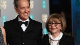”En aio koskaan enää nähdä heitä” – Richard E. Grant katkaisi välit joihinkin ystäviinsä vaimonsa kuoleman jälkeen