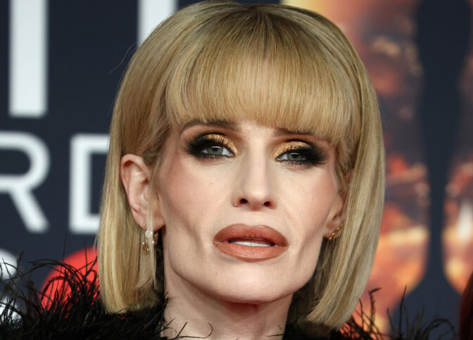 Kelly Osbourne, 41, jätti taakseen Ozzy-isän kuoleman ja avioeron – veli Jack: ”Kelly on löytänyt elämäänsä rutiinin”