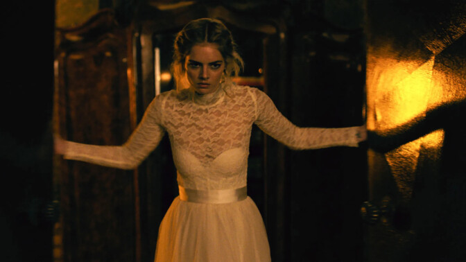 X-Men-elokuvan Emma Frost on löytynyt kauhuleffojen puolelta