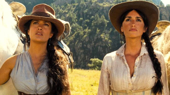 Länkkärihetki: Ilmaiskatselussa vauhdikas western-komedia – Salma Hayek ja Penélope Cruz pankkirosvoina